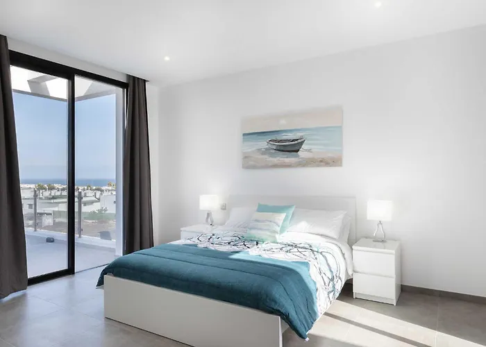 Modern Mojones 3 Bedrooms En-suite Berniente Great Sea Views Villa Puerto del Carmen (Lanzarote)