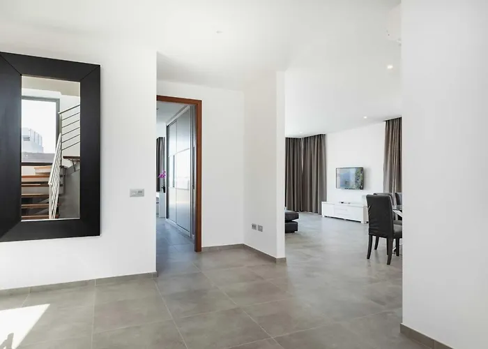 Modern Mojones 3 Bedrooms En-suite Berniente Great Sea Views *