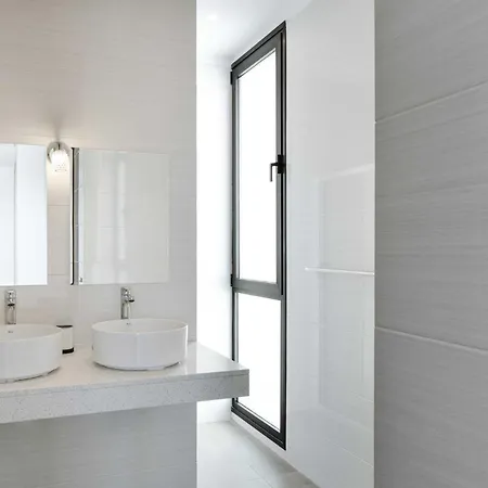 Modern Mojones 3 Bedrooms En-suite Berniente וילה *