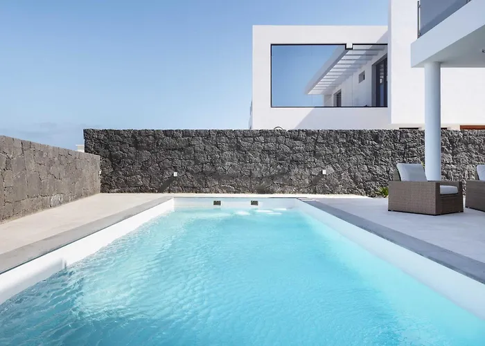 Modern Mojones 3 Bedrooms En-suite Berniente